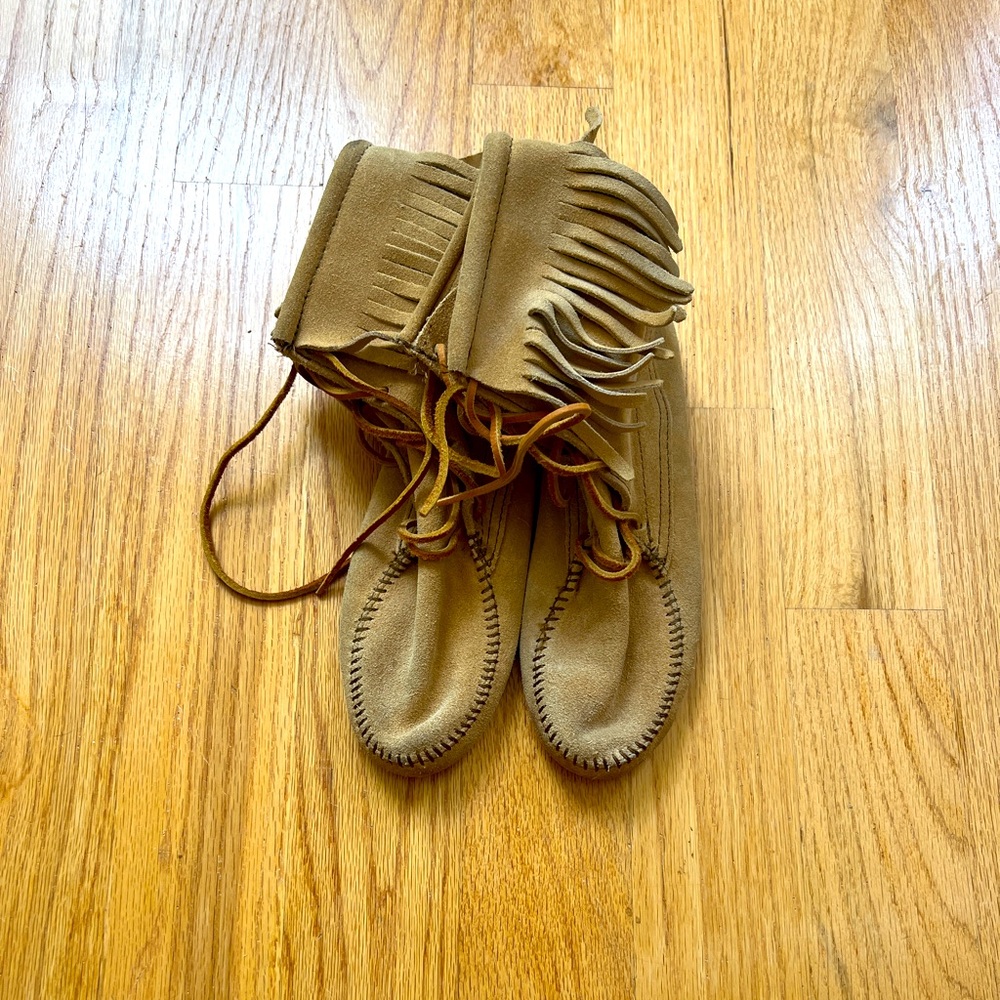 Women's Minnetonka Tramper Boots